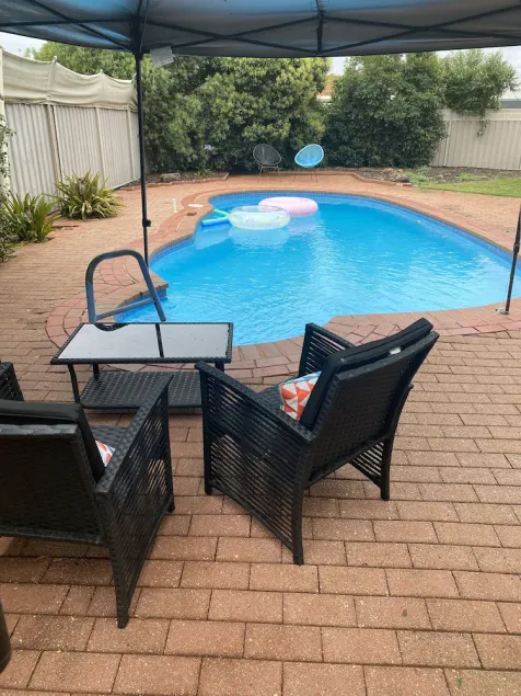 Yarrawonga magic 300 metres from lake, private pool - Image 1