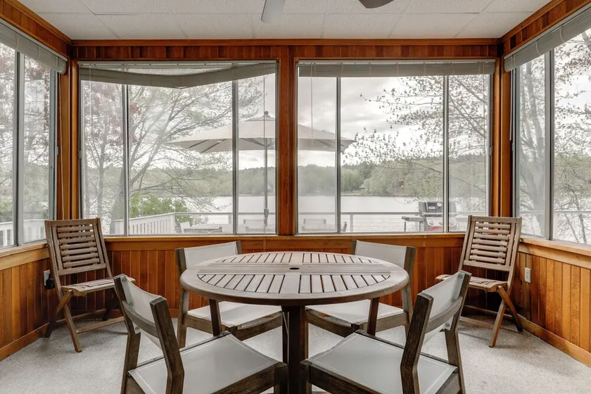 Kayaks, Paddleboat! Lakefront Retreat in Barnstead - Image 1