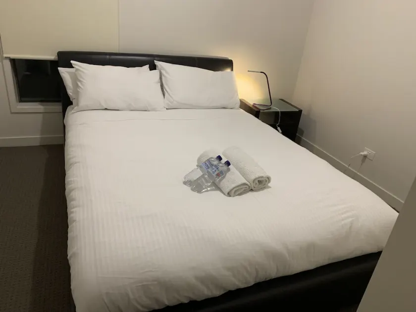 Elegant & Stylish 5BR W/ Free Parking and WIFI - Image 1