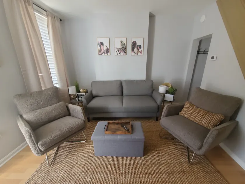 Cozy \"Hospitality Suite\" Centrally Located In Baltimore's Federal Hill Area - Image 1