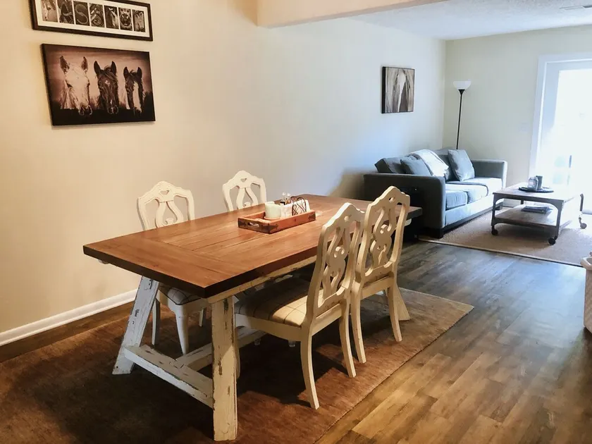Mt charmant Maison de ville agréable - animaux de compagnie acceptés avec parking et WiFi gratuit - Image 1