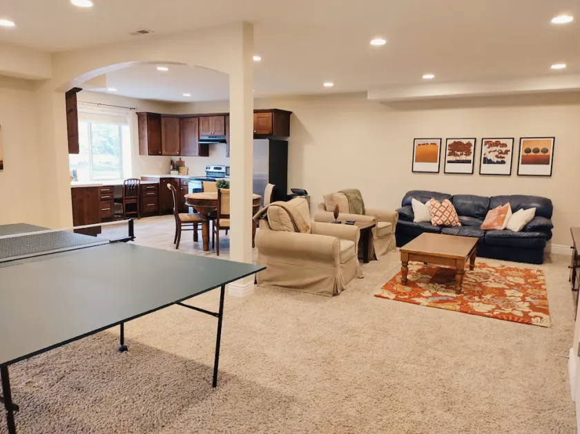 Family friendly home close to ski resorts, mountains, lakes, BYU, and UVU - Image 1