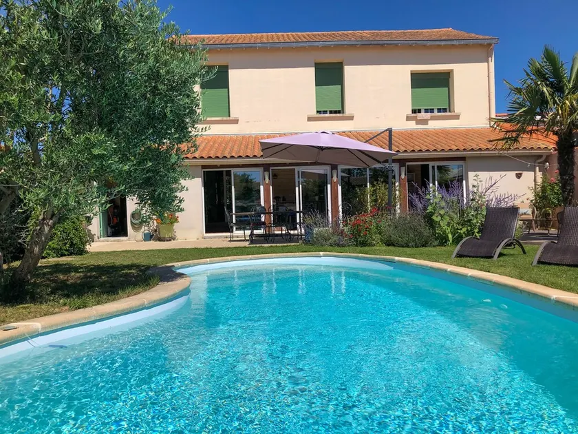 Family home with pool, 10 minutes from the old port and Ile de Ré - Image 1