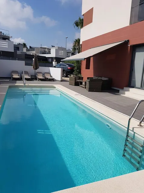 SCHÖNE MODERNE VILLA MIT PRIVATEM POOL IN DER NÄHE DES STRANDES, DES GOLFS - Image 1