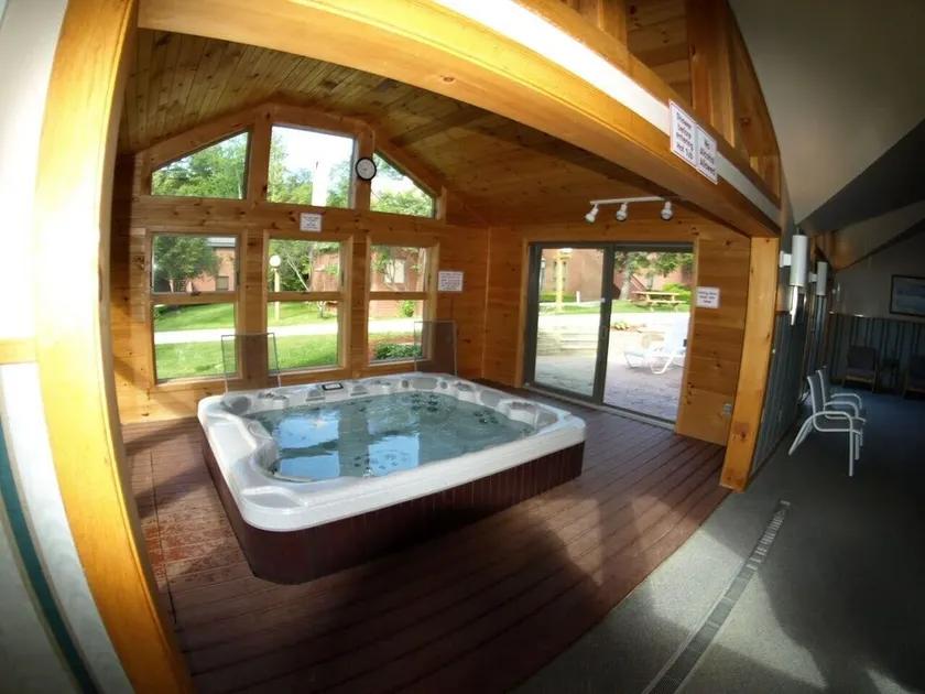 Trail Creek pool / sauna / jacuzzi King, Queen 2 Full Baths Renoveret to niveaus enhed - Image 1
