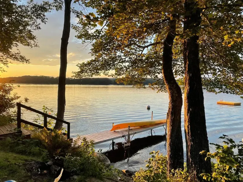 Lakefront Cottage 3BR Mid Maine, China Lake, Belgrade close to coast, wifi - Image 1