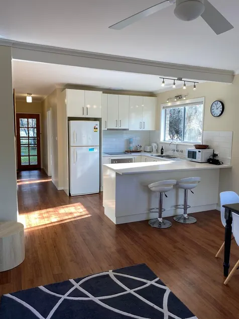 Secluded accommodation in close proximity to the picturesque township of Bright. - Image 1