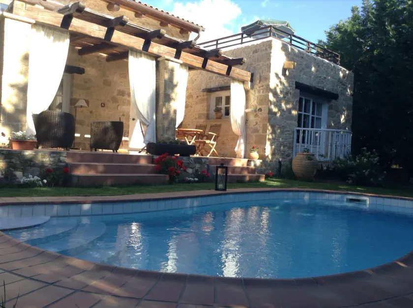 Rock House's Villa Rhapsody privata pool och trädgård nära till fots - Image 1