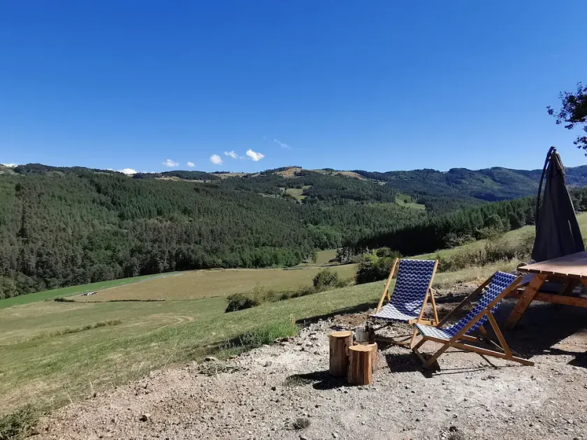 Renovated vineyard house in Langeac, nature and hiking - Image 1