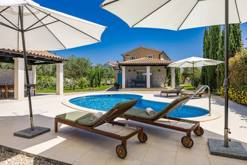 Villa Luka in Fažana with pool & playground only 600 meter from the beach - Image 1