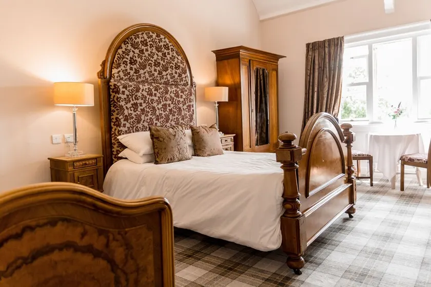 Junior Suite-Family-Private Bathroom-Garden view-East Wing - Image 1