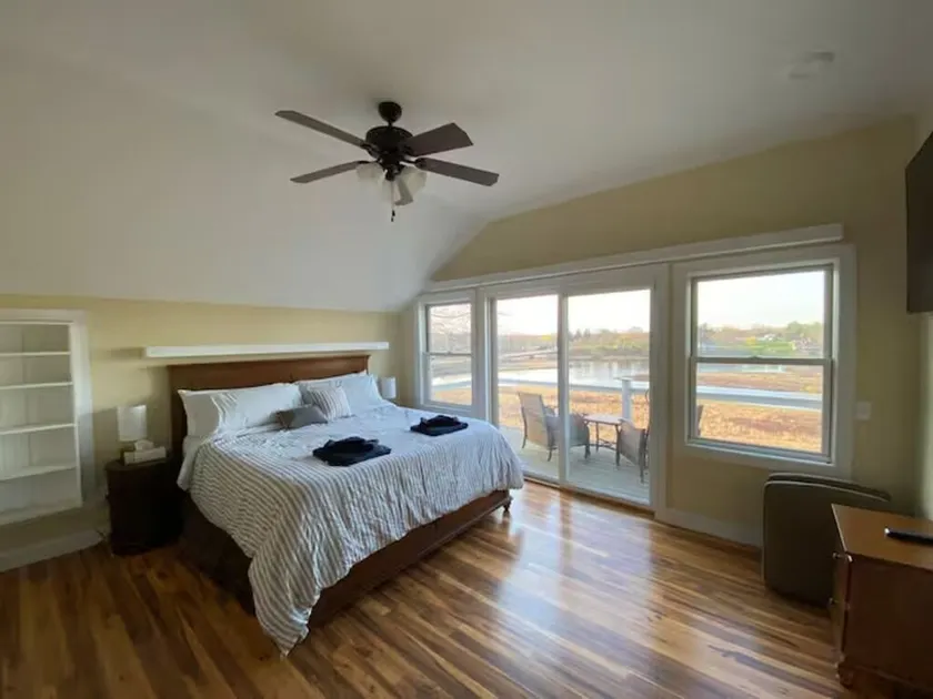 Riverview Lodge Master Suite - Image 1