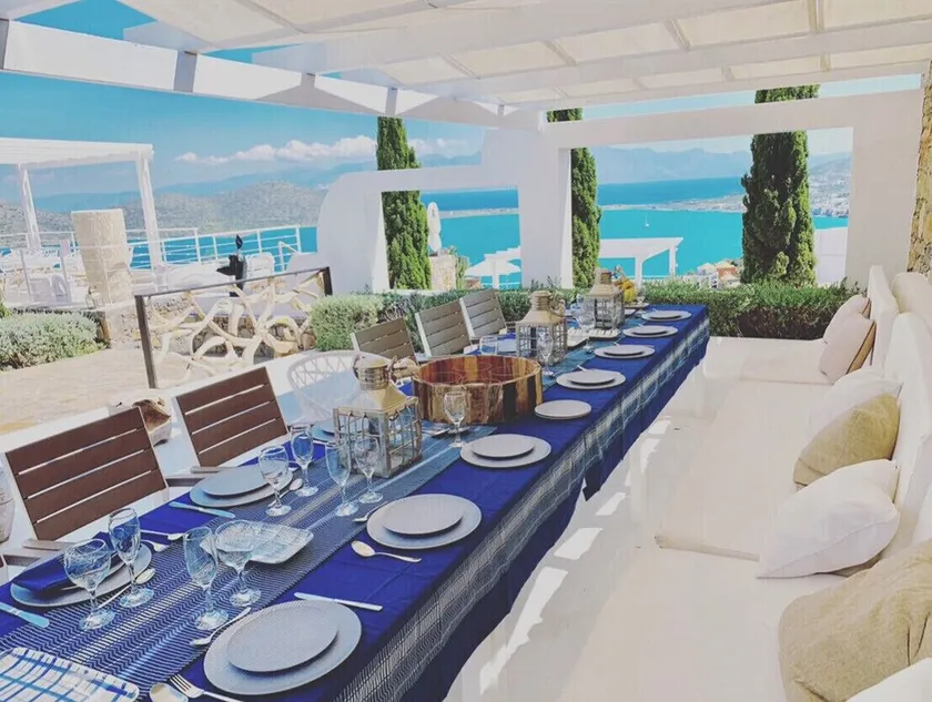 EXCEPTIONAL VILLA FACING THE SEA: VILLA INFINITY - Image 1