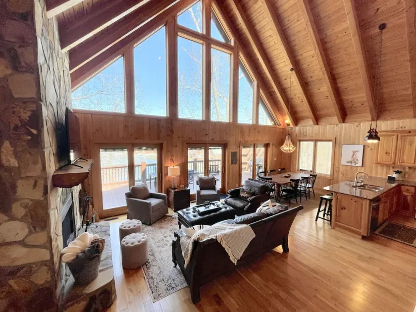 Lakefront house with multiple outdoor areas, fire pit, dock and two kayaks - Image 1