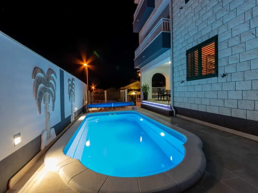 Villa Supetar Garden - Two Bedroom Apartment with Terrace - Image 1