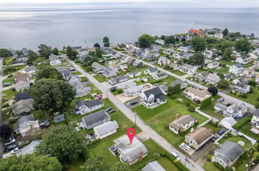 Fully Updated Cornfield Point Beach House, Old Saybrook, CT - Image 1