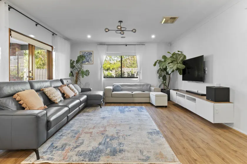 Family Escape with Private Courtyard - Image 1