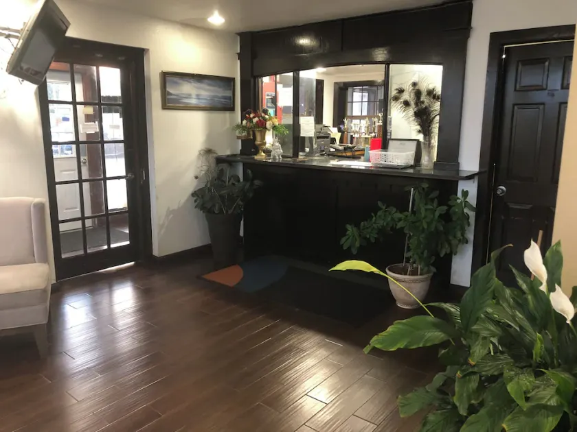 Executive Inn - Image 1
