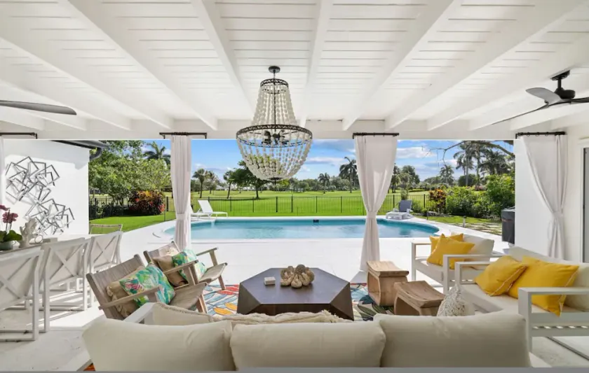 Luxury Beach House With a View - Image 1