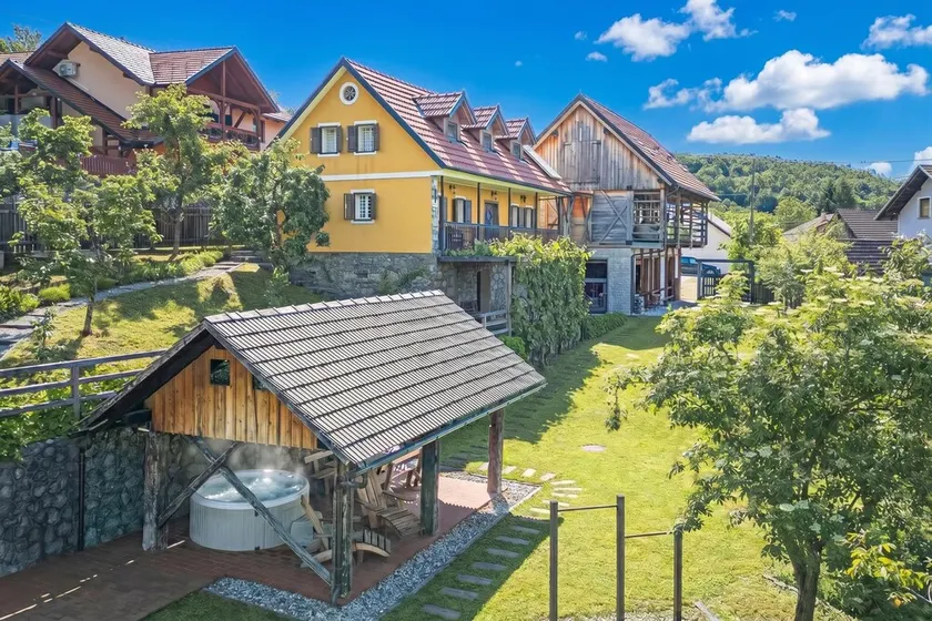 Traditional House Kal Garden & Jacuzzi - Happy Rentals - Image 1