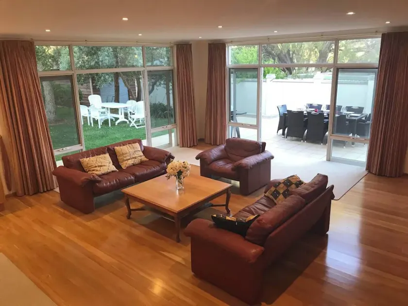 Riviera Retreat - Minutes to Geographe Bay and Town - Image 1