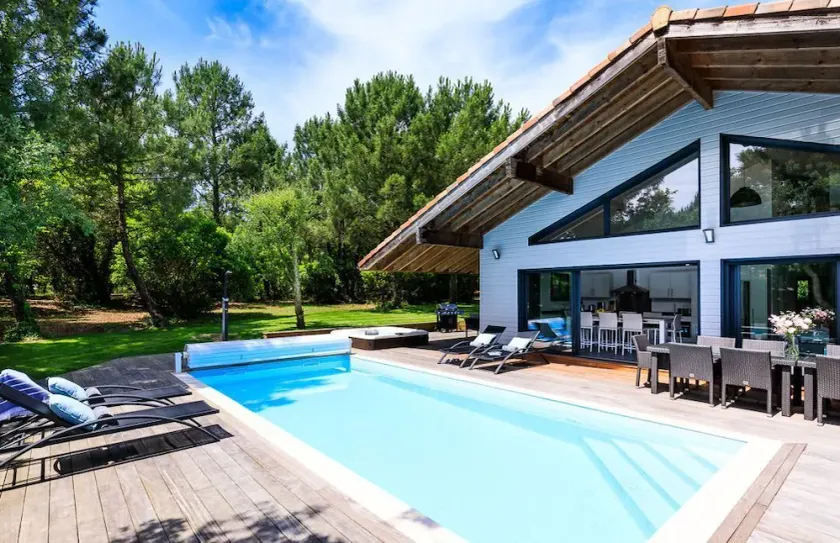 Villa \"Eau de Roche\": Chambres En Suite, piscine chauffée, sauna jacuzzi - Image 1
