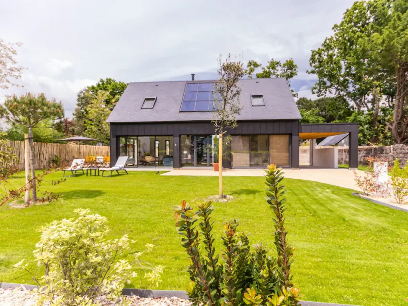 Modern Home Near Beach, Private Garden, Terrace, BBQ, Bikes, WiFi - 3BR, 3BA Sleeps 6 - Image 1