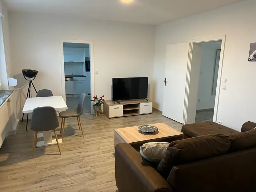 A modern renovated apartment with balcony terrace. - Image 1