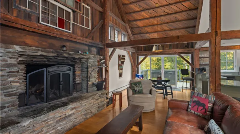 Mad House Rentals 10 Bedroom Lodge by RedAwning - Image 1