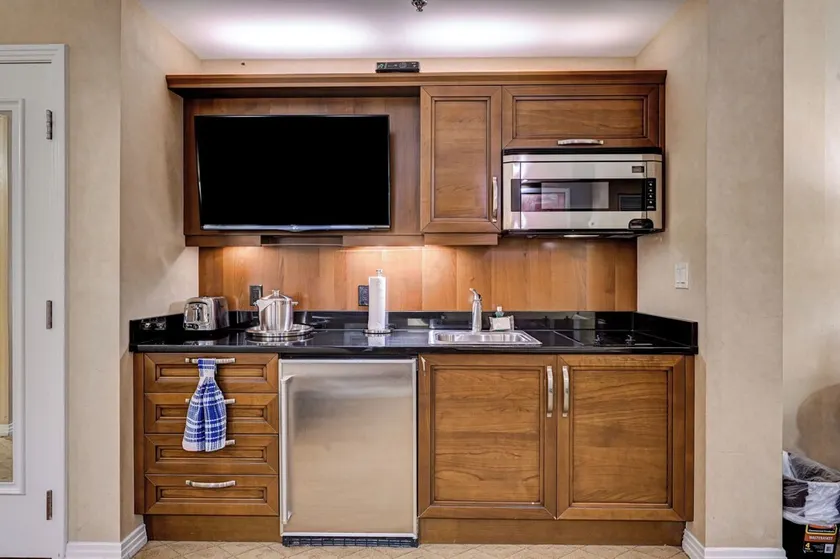 The Cerulean Suite at MGM Signature BALCONY 5 MIN WALK FROM F1 GRANDSTAND Located at Tower 3 - Image 1
