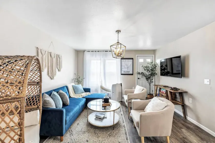 Welcome to The Steele Magnolia!! Completely renovated 2 bed/1ba plus bonus pull out futon couch. We are located directly across the street from Von Stiehl Winery and are just a few minutes walk to Crescent Beach! - Image 1