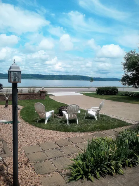 Spacious Home In Lake City, MN With \"Dramatic Views\" Of Lake Pepin! - Image 1