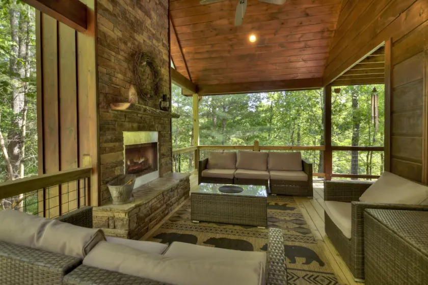 Papa Bear Lodge - Image 1