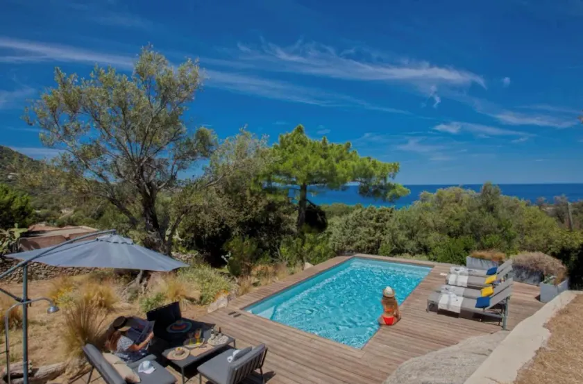 Villa bodri, maison en pierre avec vue mer et piscine chauffée - Image 1