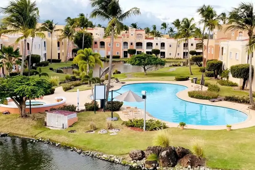 Starfish Beach Penthouse, Tortuga Properties - Image 1
