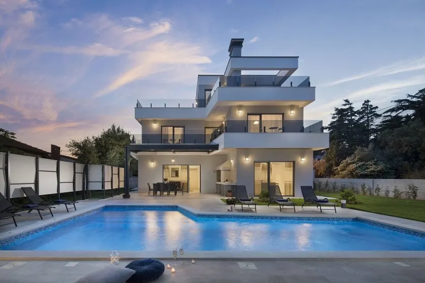 Luxury Villa Kriya Medulin Istria w/ Pool and Gym - Image 1