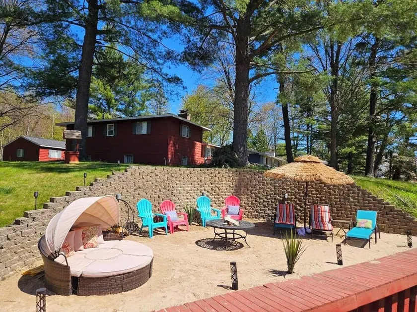 Up North Retreat - hot tub - pool table -arcade- sandy oasis- fire pits - Image 1