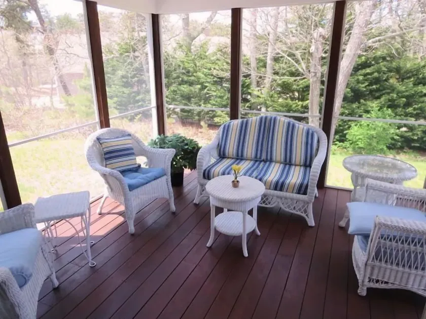 Beachside Bliss: Dog Friendly Breezy Stay - Image 1