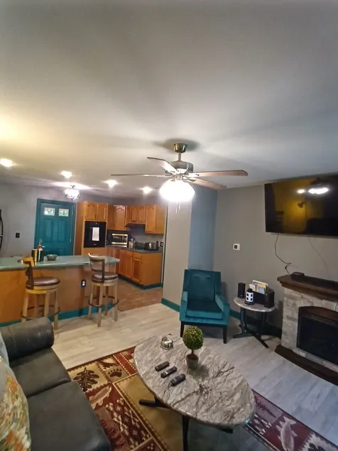 ENTIRE HOUSE, a PEACEFUL GETAWAY that's close to the Historical Biltmore House!! - Image 1