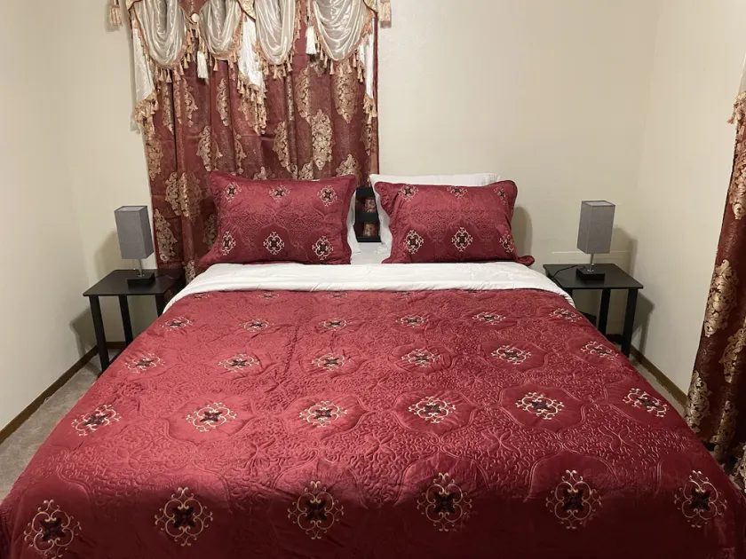 Ft. Sill-5miles,8-Guests, 5-QBED, 2-FBA, Pet Welcome! - Image 1