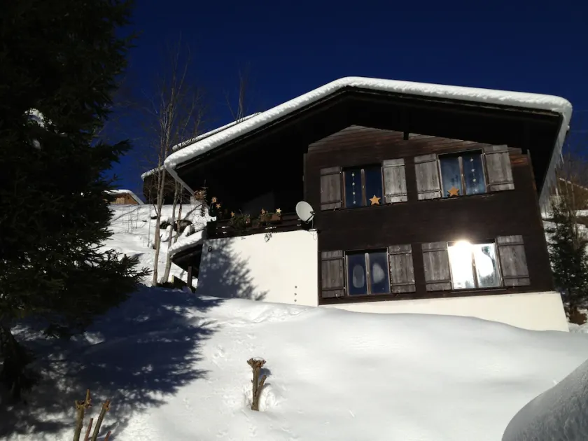 Ferienhaus für 8 Gäste mit 150m² in Glarus Süd - Image 1