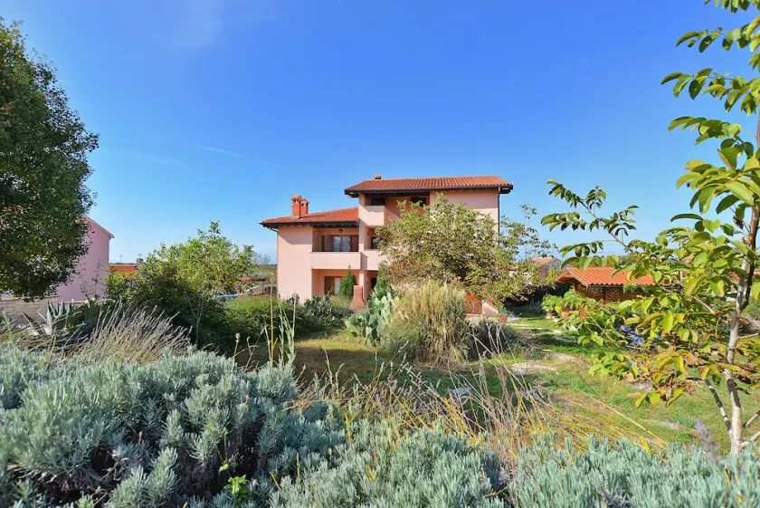 Apartment 1945/24413 (Istria - Bale), 5000m from the beach - Image 1