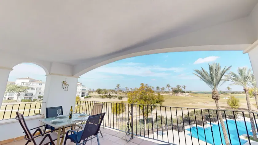Apartamento vacacional con jardín, terraza y barbacoa - Image 1