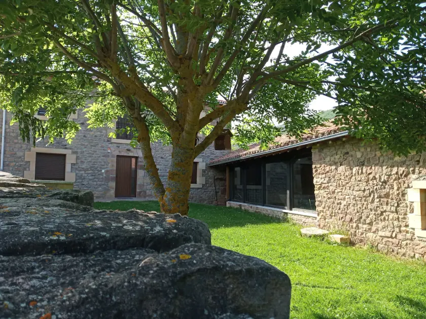 Bauernhaus in der Nähe von Alto Campoo (Skigebiet), Ebro-Stausee oder Reinosa - Image 1