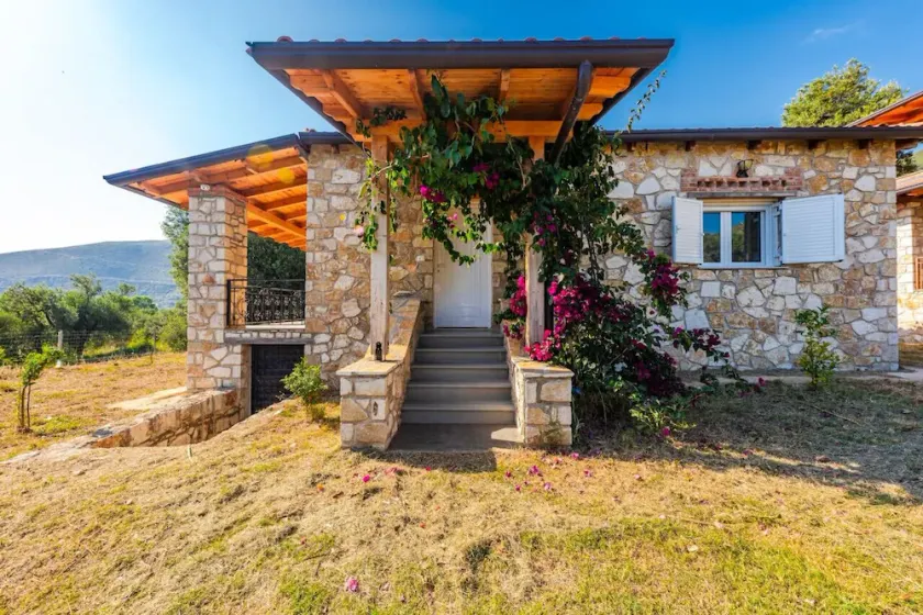 Siar The Small Villa by PikHost - Image 1