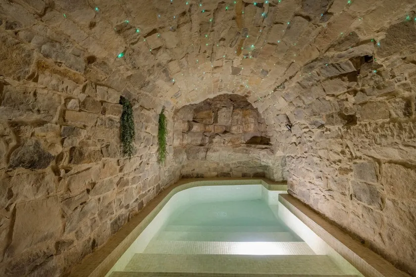 Steinhaus mit privatem Spa und einzigartigem Whirlpool - Image 1