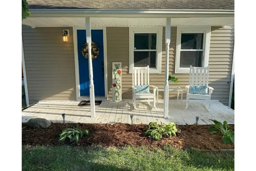 Cozy Country at Cedar Cottage- Across from Otter Lake. - Image 1