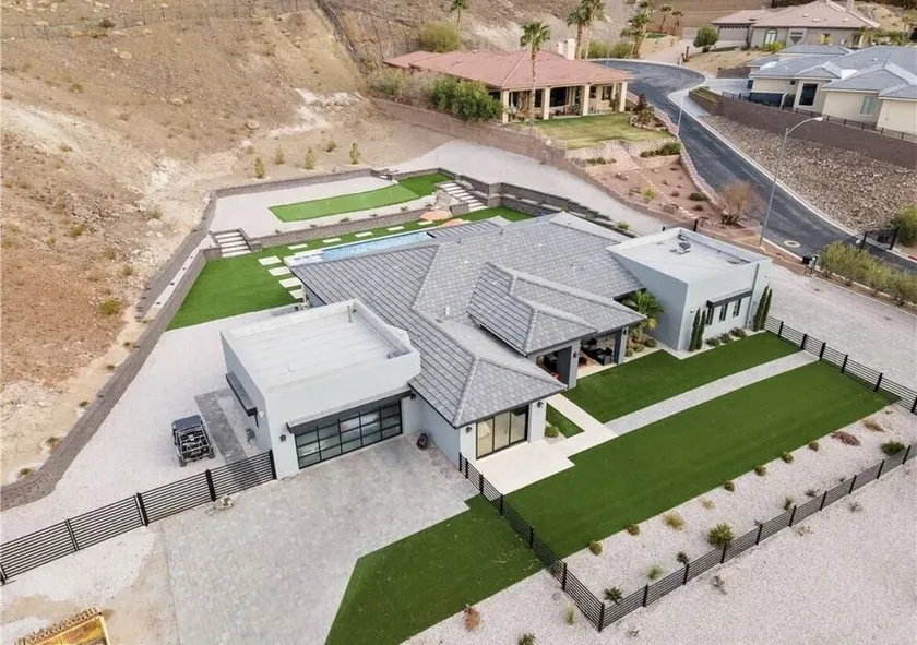 Fully Furnished Henderson Hideaway by Lake LV - Image 1