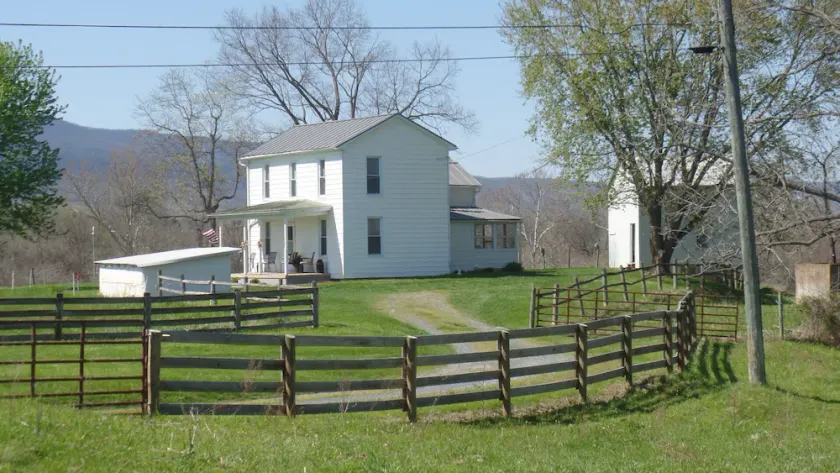 Elkton, Va.  Modernized Farmhouse! Great location in the Shenandoah Valley. - Image 1