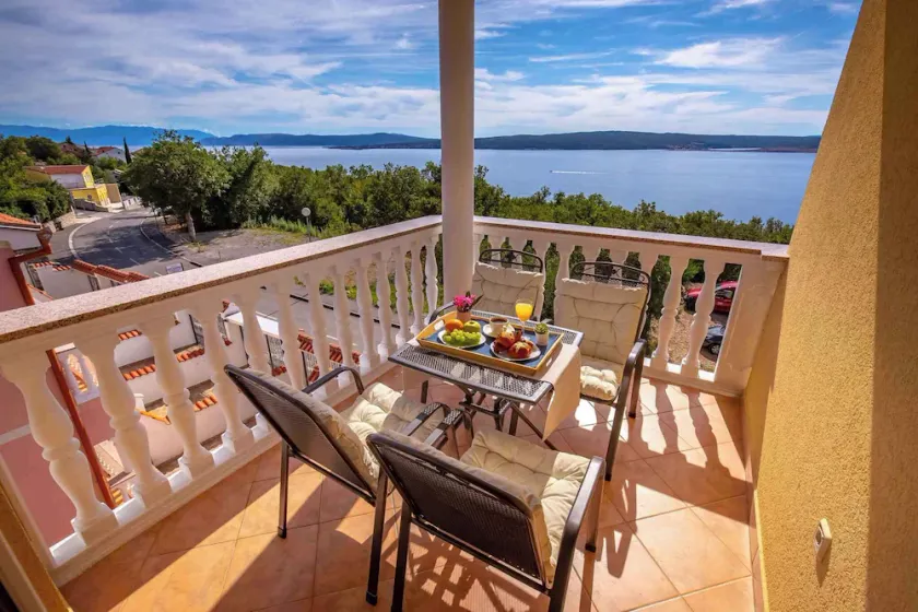 Apartamento de vacaciones con balcón y vista al mar - Image 1